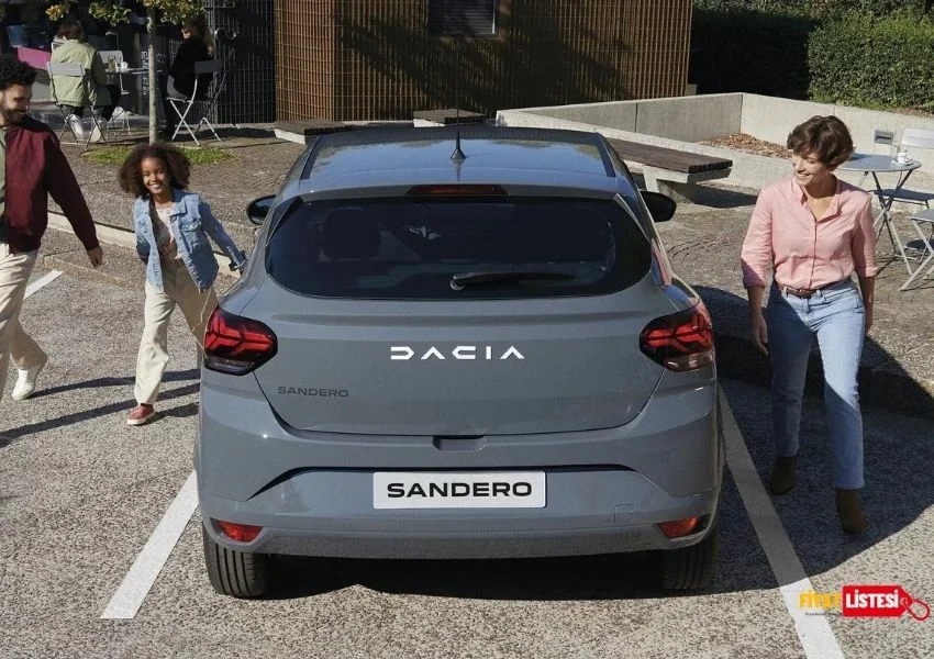 Dacia Sandero Fiyatları, Özellikleri, Yorumları ve İncelemesi